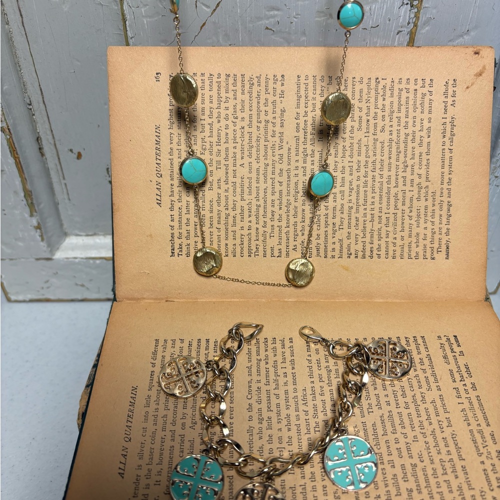 Gold and Turquoise Necklace and Bracelet Set